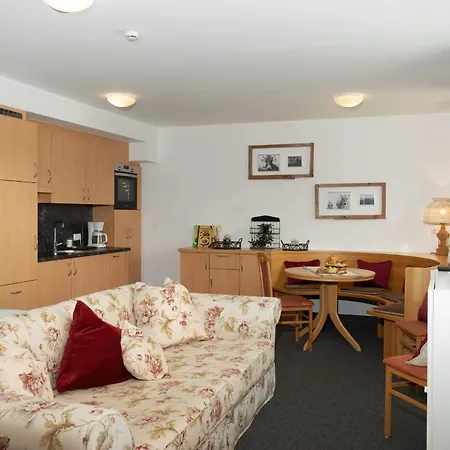 Kirchdach 145 - Naviser Huette * Navis